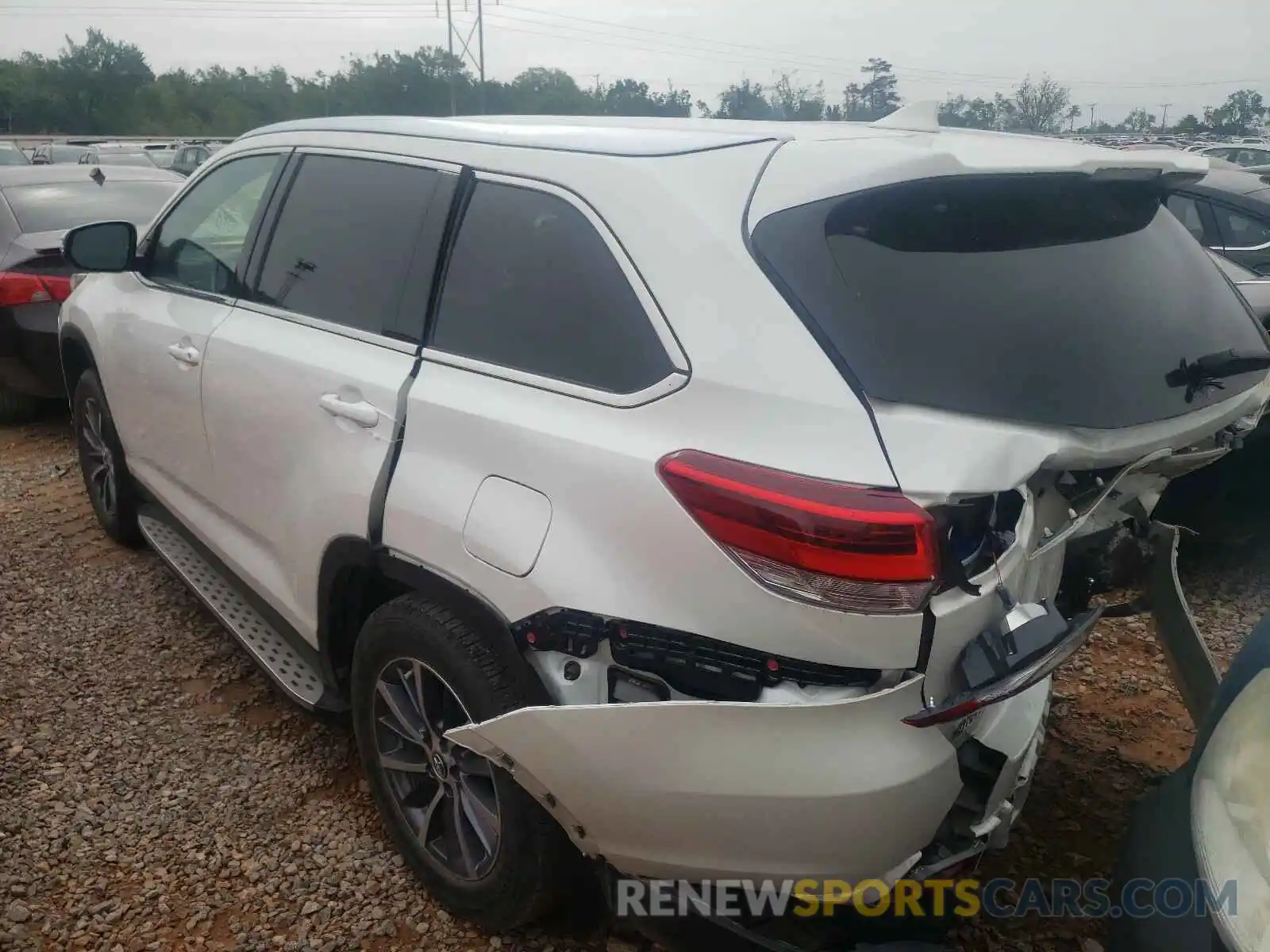 3 Photograph of a damaged car 5TDKZRFHXKS321933 TOYOTA HIGHLANDER 2019