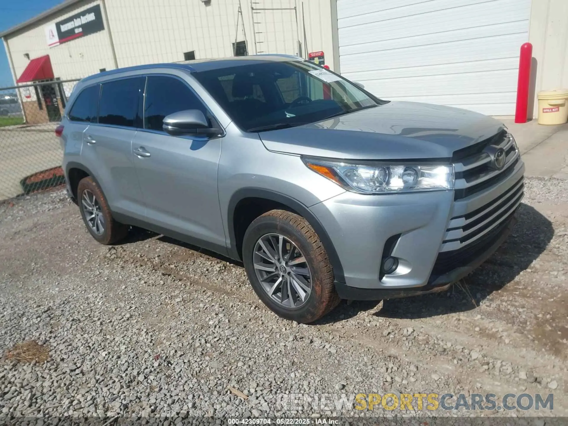 1 Photograph of a damaged car 5TDKZRFHXKS333564 TOYOTA HIGHLANDER 2019