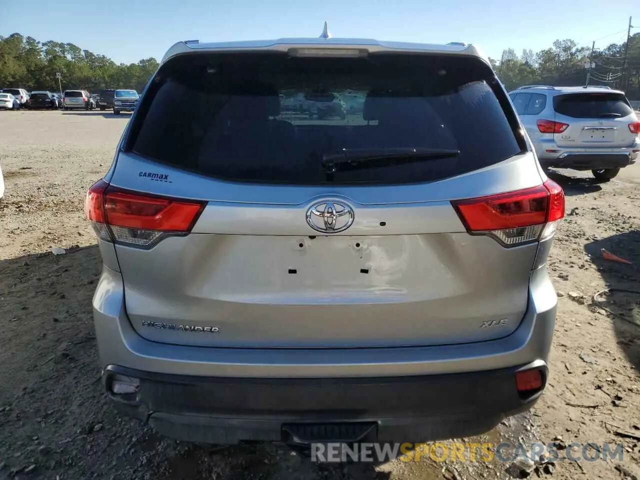 6 Photograph of a damaged car 5TDKZRFHXKS340191 TOYOTA HIGHLANDER 2019