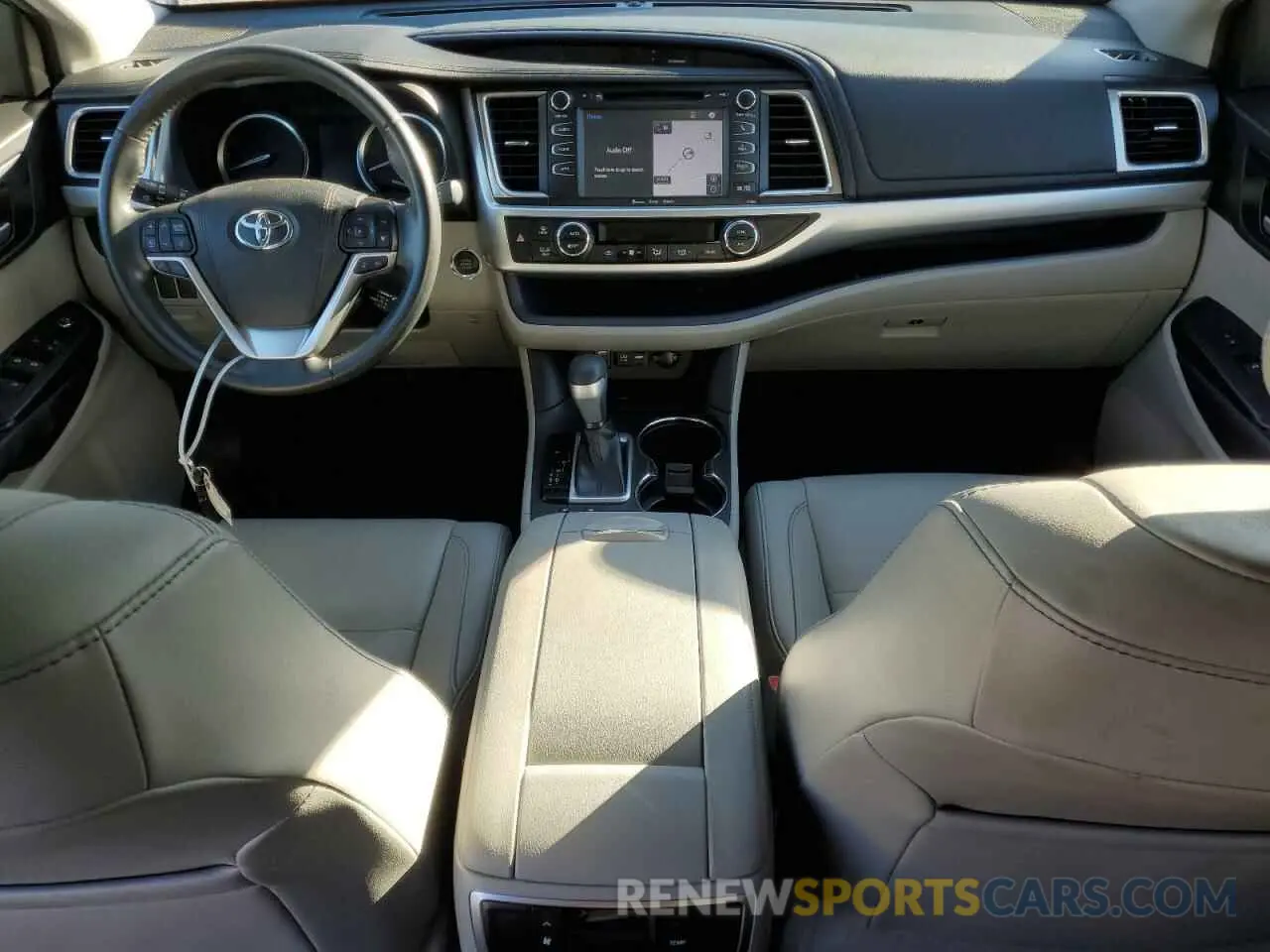 8 Photograph of a damaged car 5TDKZRFHXKS340191 TOYOTA HIGHLANDER 2019