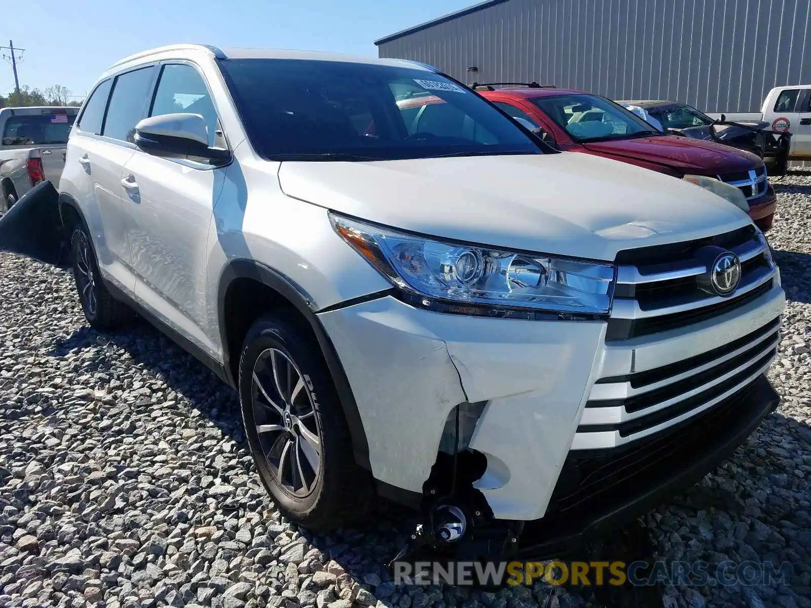 1 Photograph of a damaged car 5TDKZRFHXKS350879 TOYOTA HIGHLANDER 2019