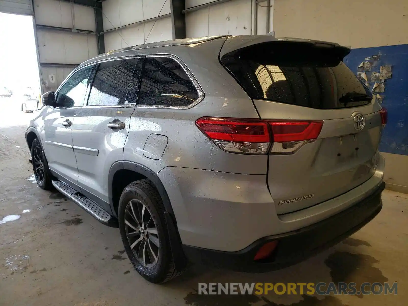 3 Photograph of a damaged car 5TDKZRFHXKS552038 TOYOTA HIGHLANDER 2019