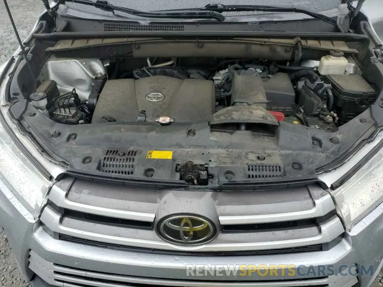 12 Photograph of a damaged car 5TDKZRFHXKS552573 TOYOTA HIGHLANDER 2019