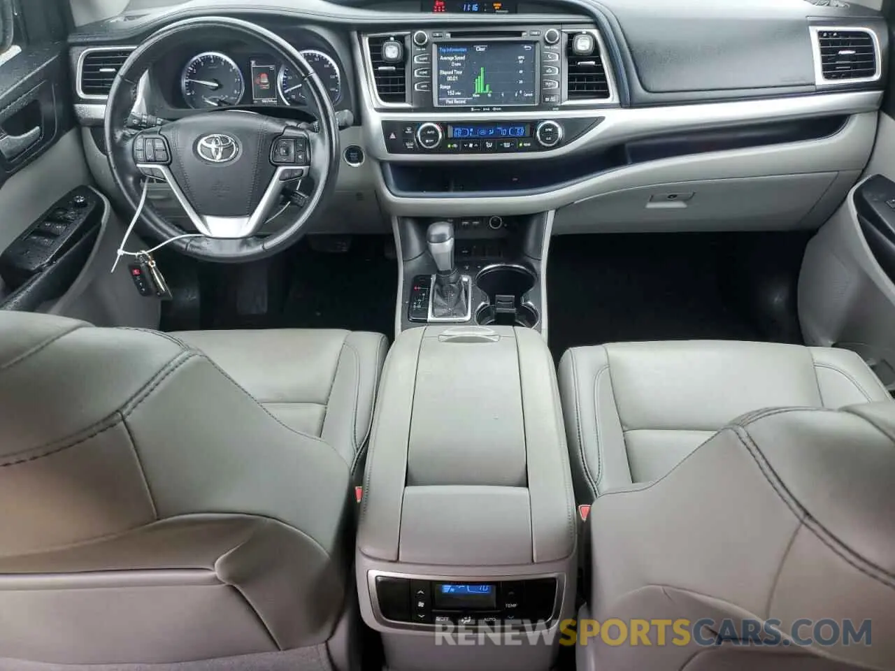 8 Photograph of a damaged car 5TDKZRFHXKS552573 TOYOTA HIGHLANDER 2019