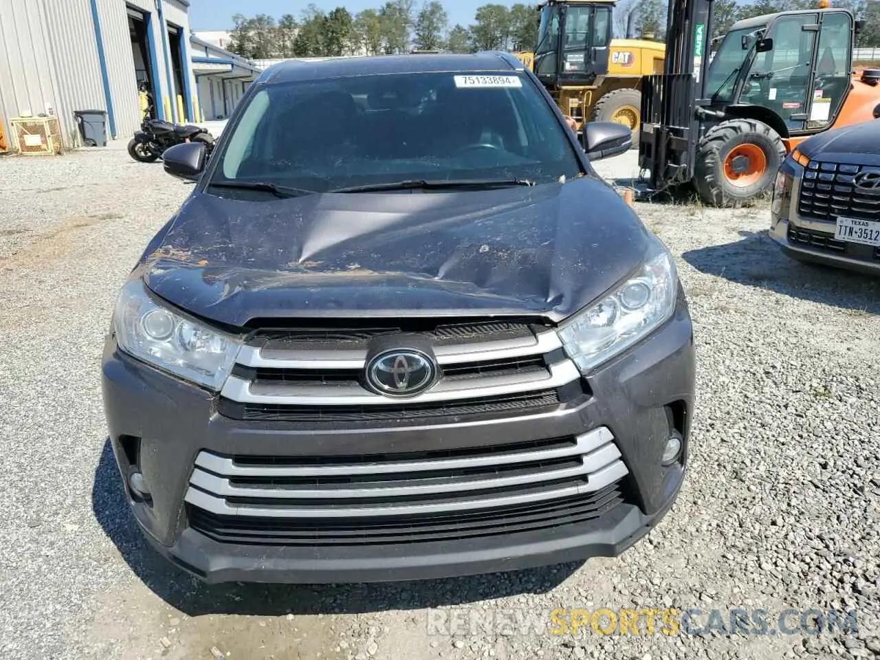 5 Photograph of a damaged car 5TDKZRFHXKS555523 TOYOTA HIGHLANDER 2019