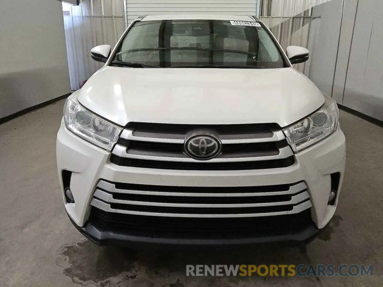 5 Photograph of a damaged car 5TDKZRFHXKS556199 TOYOTA HIGHLANDER 2019