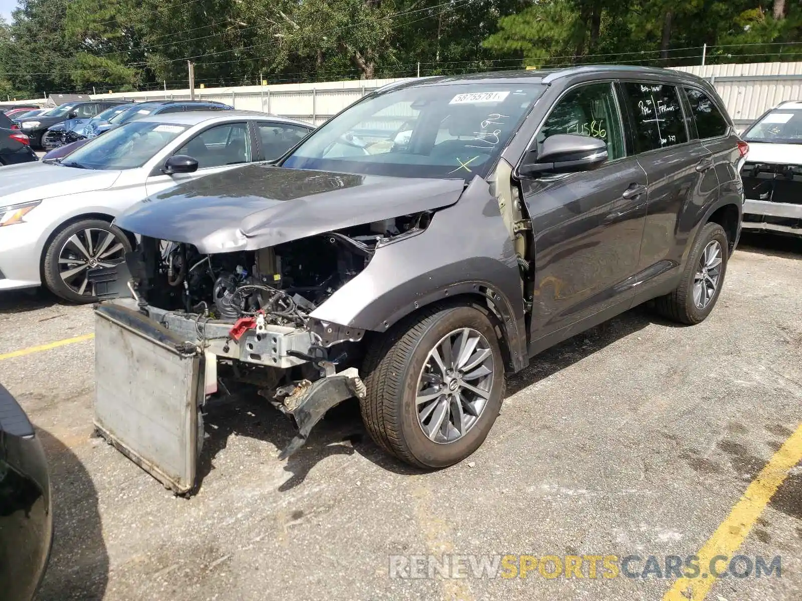 2 Photograph of a damaged car 5TDKZRFHXKS556297 TOYOTA HIGHLANDER 2019