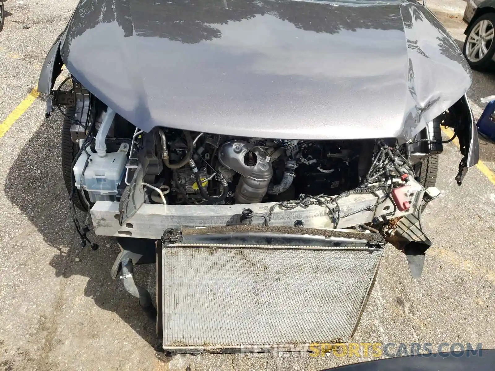 9 Photograph of a damaged car 5TDKZRFHXKS556297 TOYOTA HIGHLANDER 2019