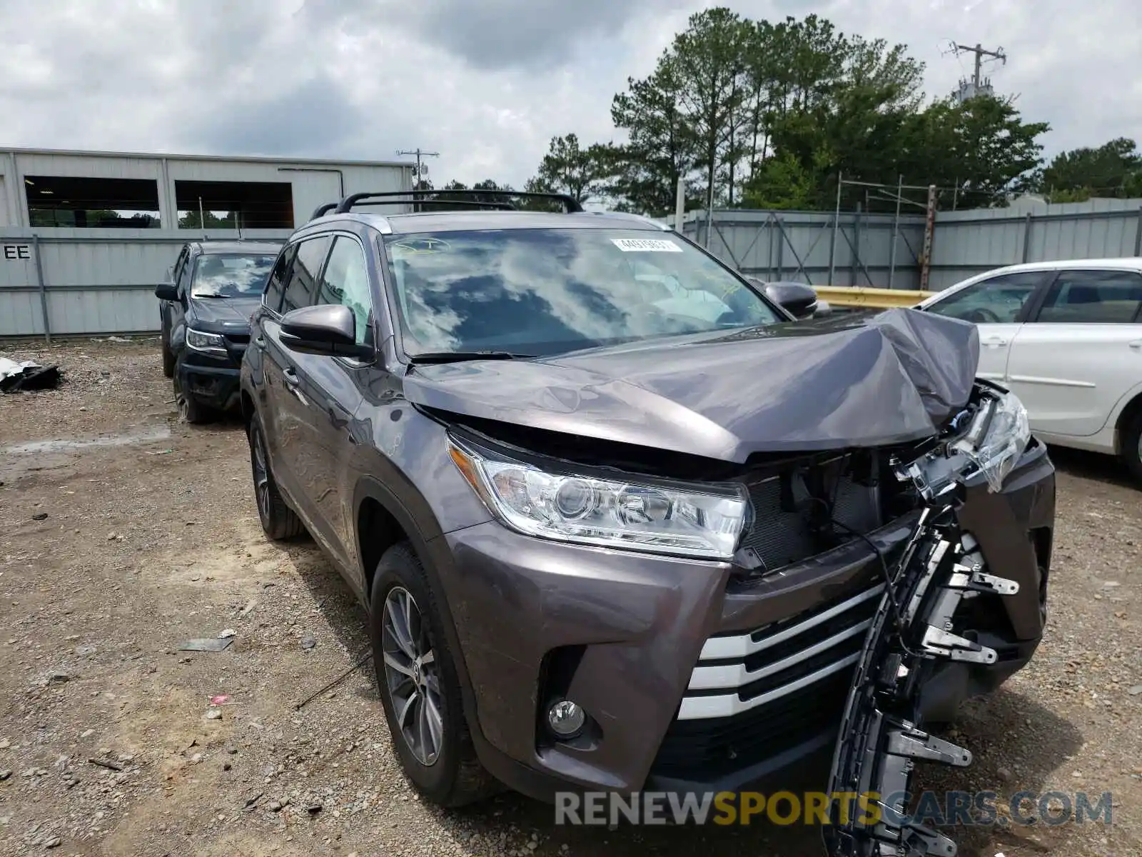 1 Photograph of a damaged car 5TDKZRFHXKS559930 TOYOTA HIGHLANDER 2019