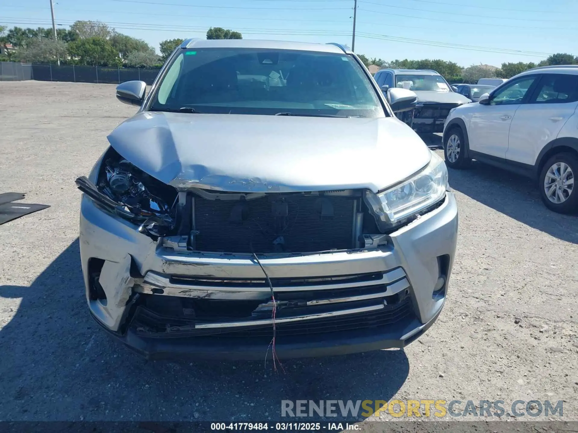 12 Photograph of a damaged car 5TDKZRFHXKS567025 TOYOTA HIGHLANDER 2019