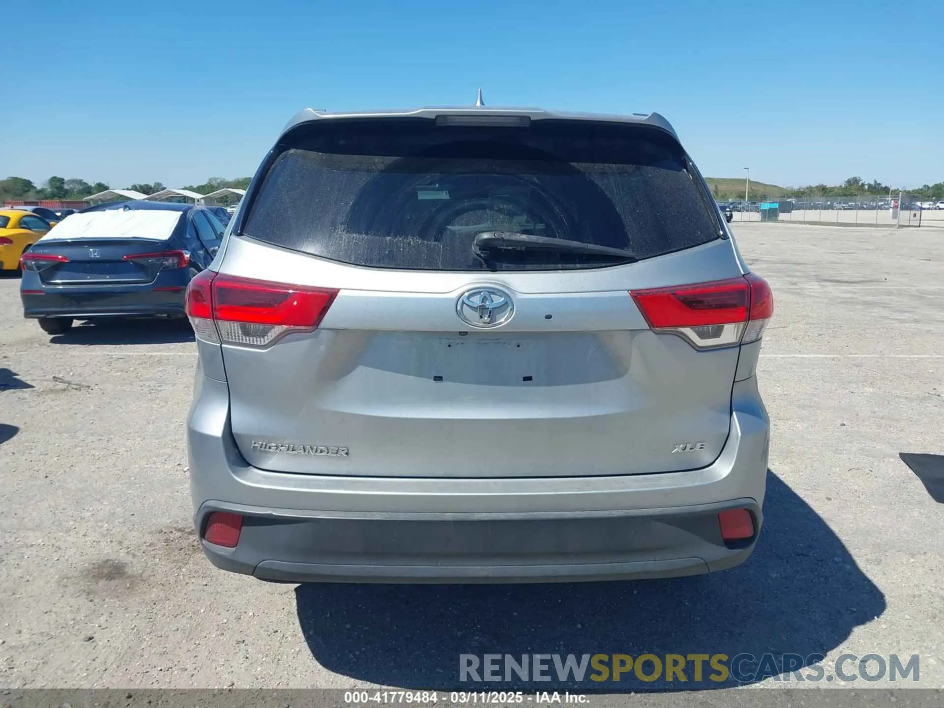 16 Photograph of a damaged car 5TDKZRFHXKS567025 TOYOTA HIGHLANDER 2019
