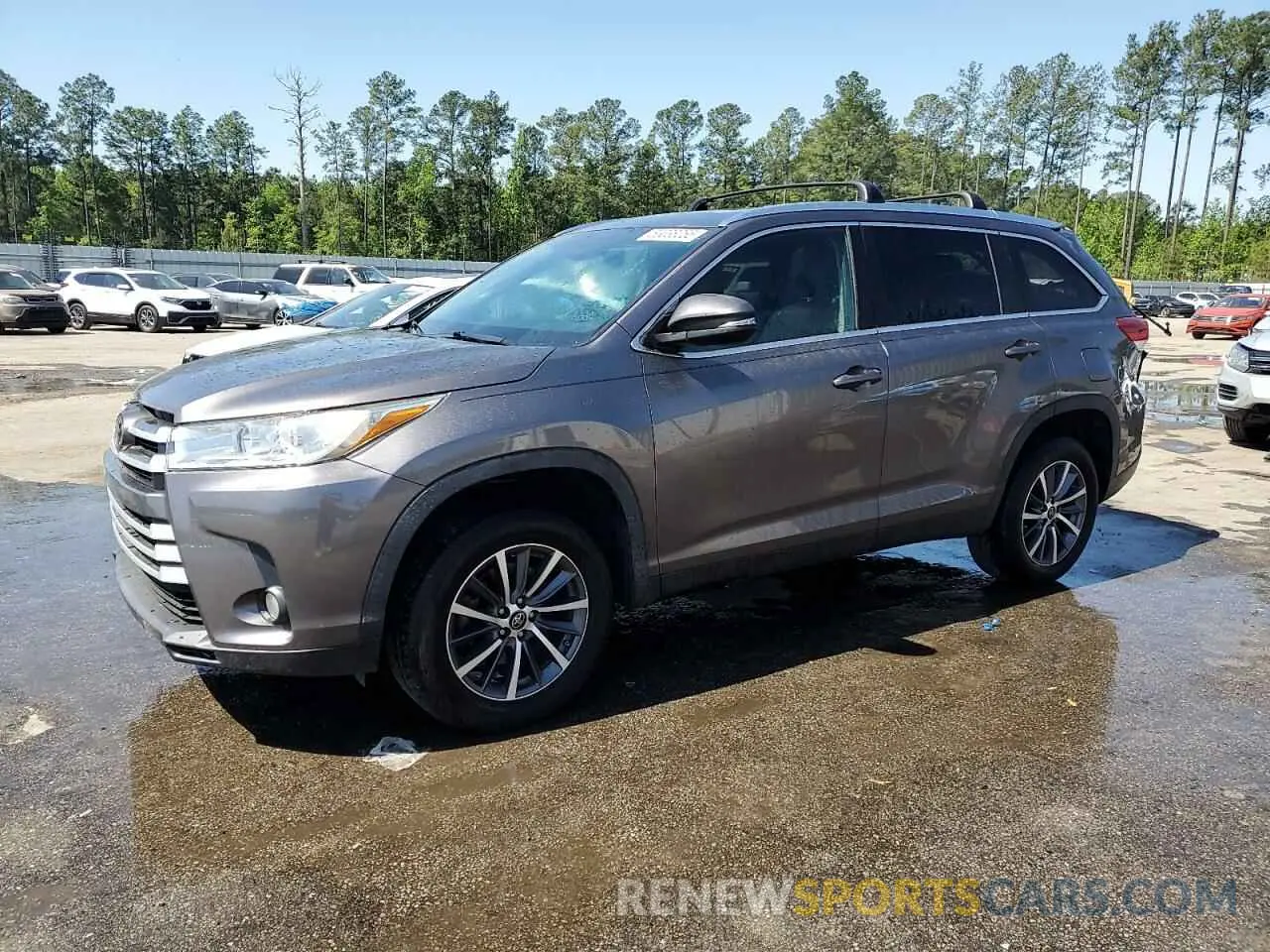 1 Photograph of a damaged car 5TDKZRFHXKS568823 TOYOTA HIGHLANDER 2019