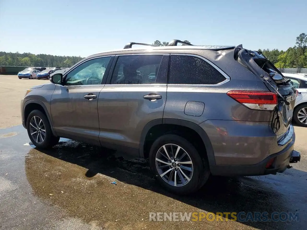 2 Photograph of a damaged car 5TDKZRFHXKS568823 TOYOTA HIGHLANDER 2019