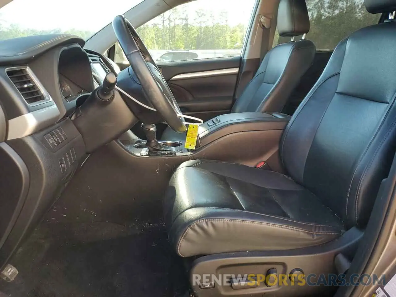 7 Photograph of a damaged car 5TDKZRFHXKS568823 TOYOTA HIGHLANDER 2019