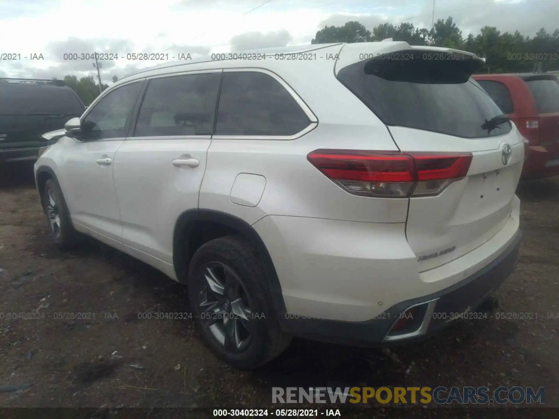 3 Photograph of a damaged car 5TDYZRFH0KS293571 TOYOTA HIGHLANDER 2019