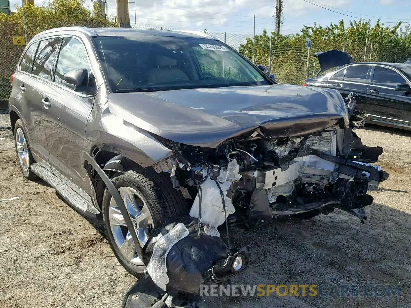 1 Photograph of a damaged car 5TDYZRFH0KS296454 TOYOTA HIGHLANDER 2019