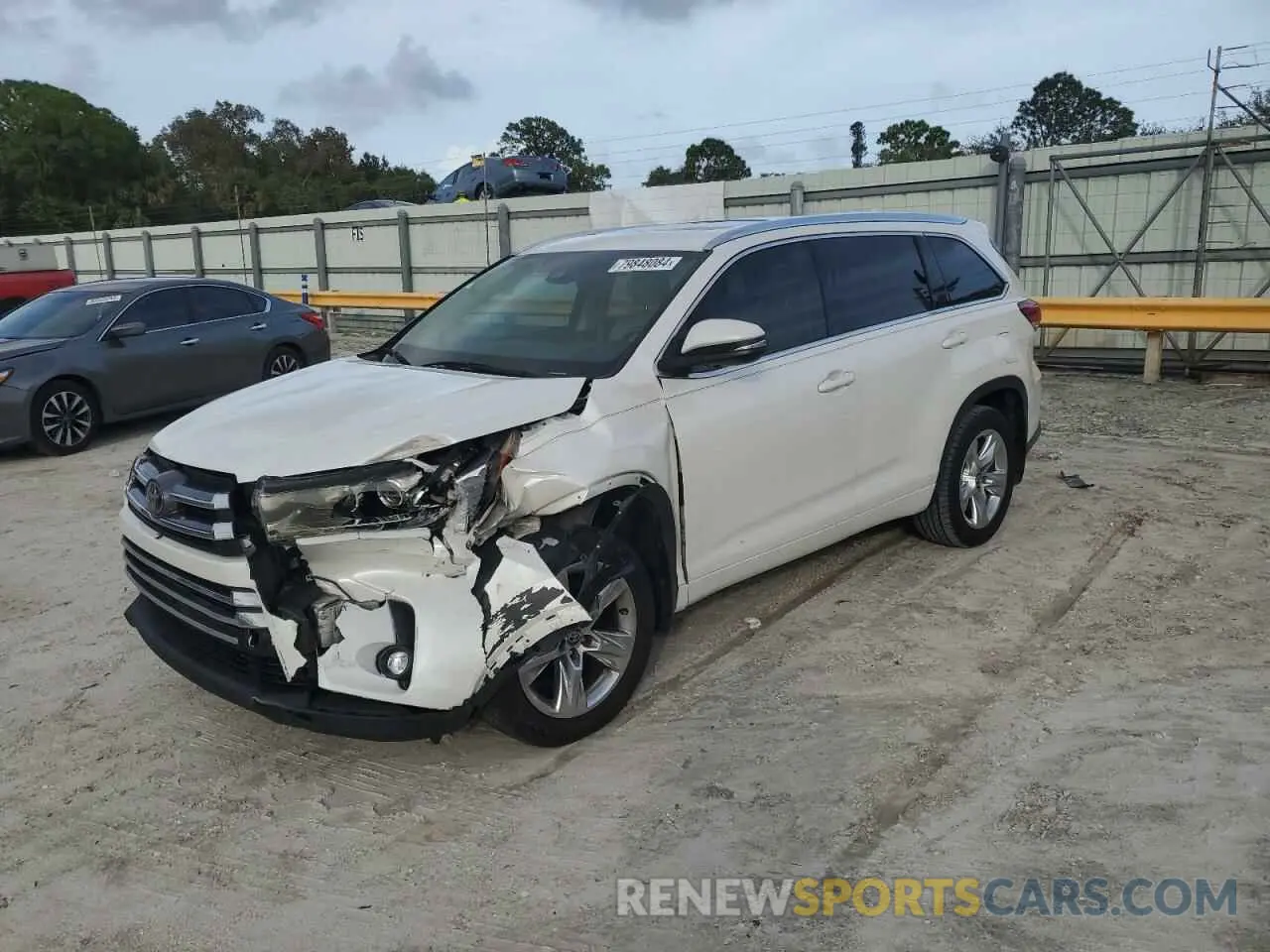 1 Photograph of a damaged car 5TDYZRFH0KS313141 TOYOTA HIGHLANDER 2019
