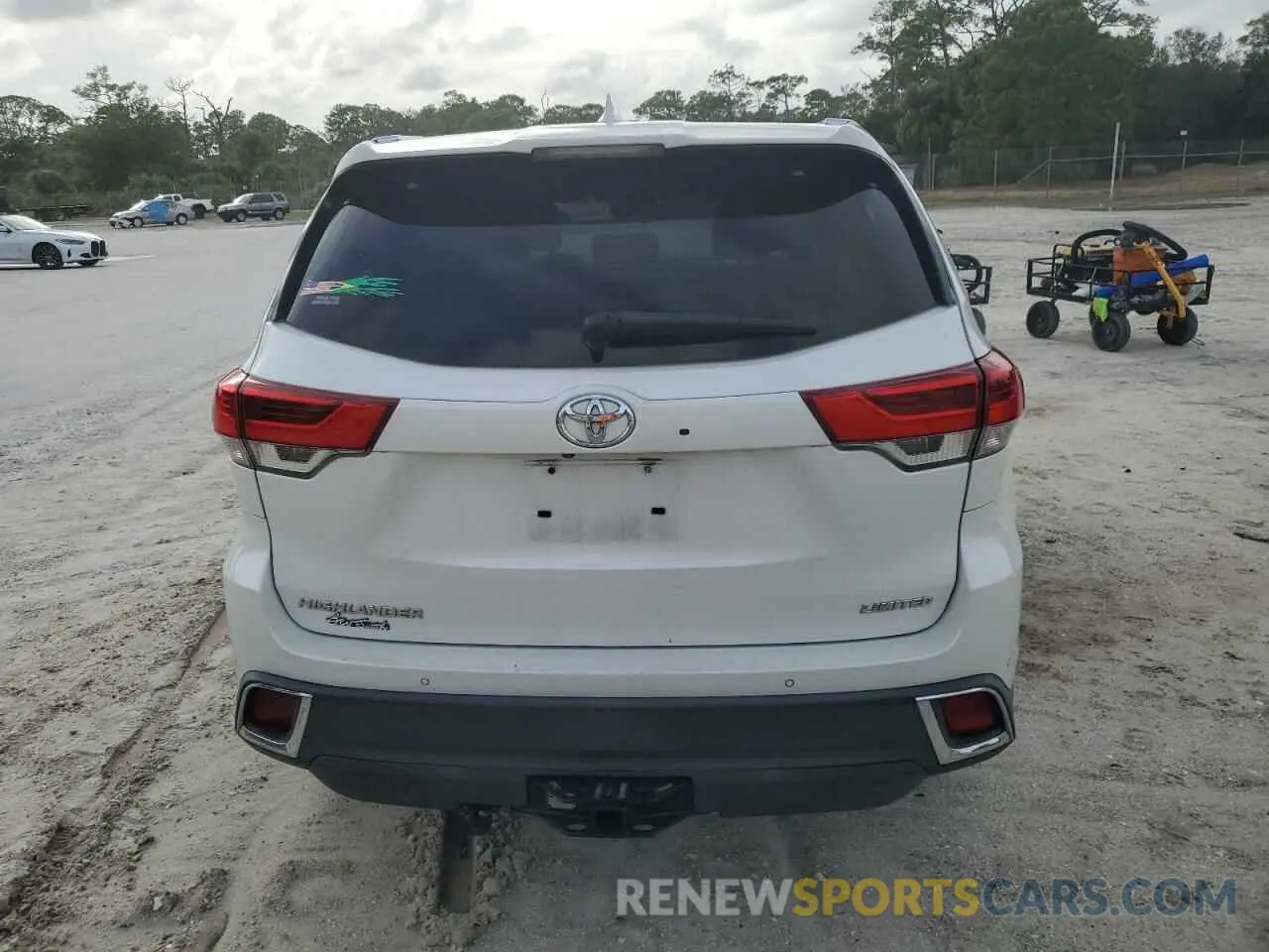 6 Photograph of a damaged car 5TDYZRFH0KS313141 TOYOTA HIGHLANDER 2019