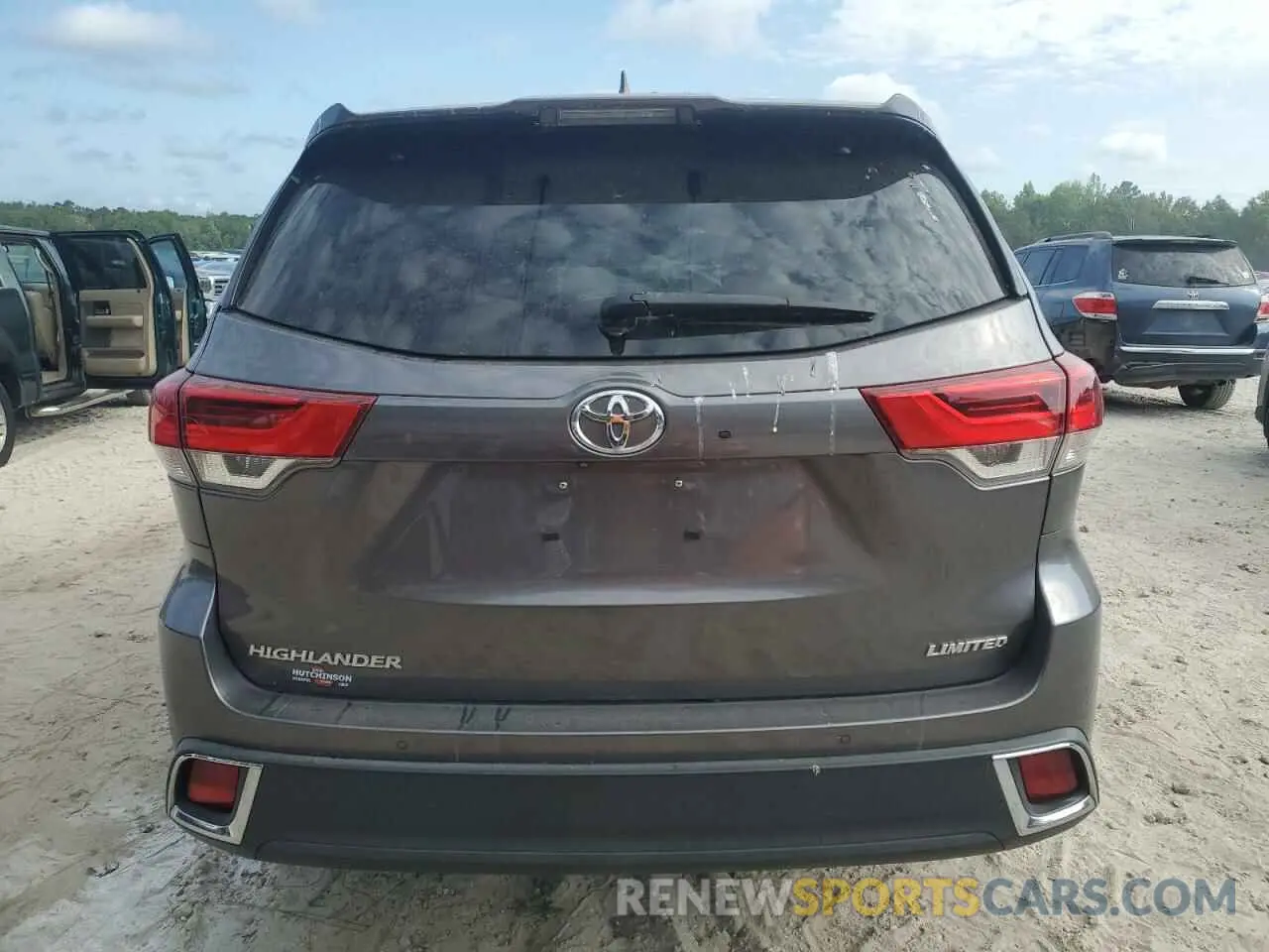 6 Photograph of a damaged car 5TDYZRFH0KS320526 TOYOTA HIGHLANDER 2019