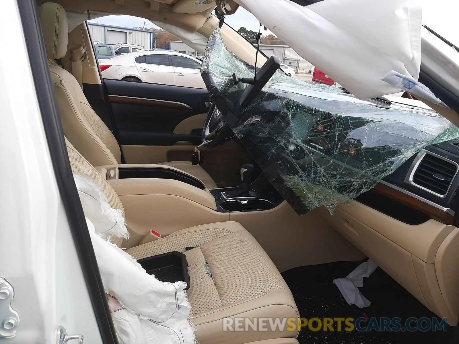 5 Photograph of a damaged car 5TDYZRFH0KS336922 TOYOTA HIGHLANDER 2019