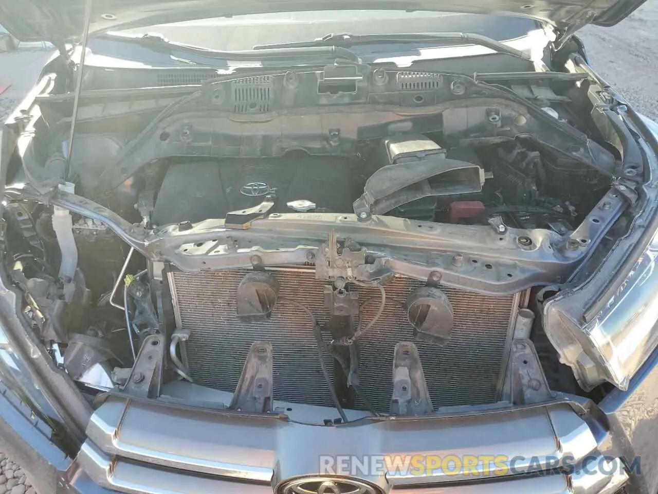 11 Photograph of a damaged car 5TDYZRFH0KS365143 TOYOTA HIGHLANDER 2019