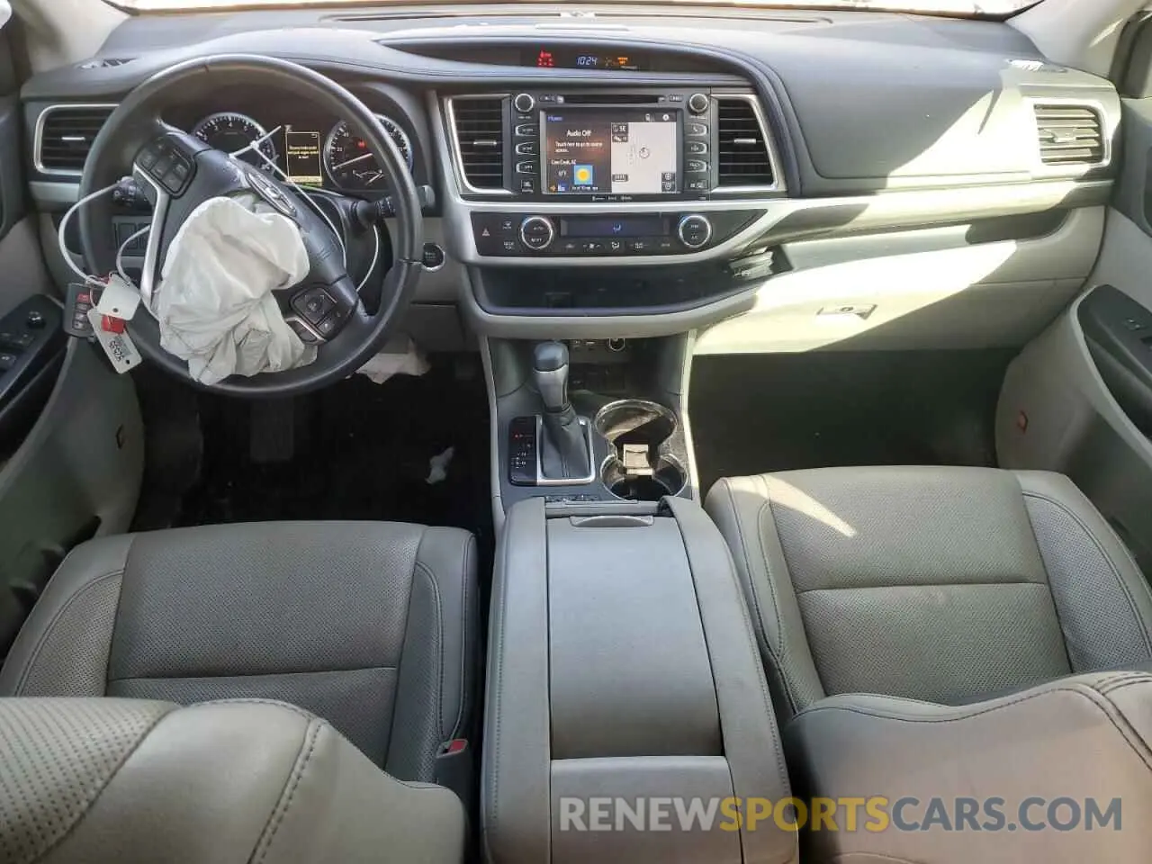 8 Photograph of a damaged car 5TDYZRFH0KS365143 TOYOTA HIGHLANDER 2019