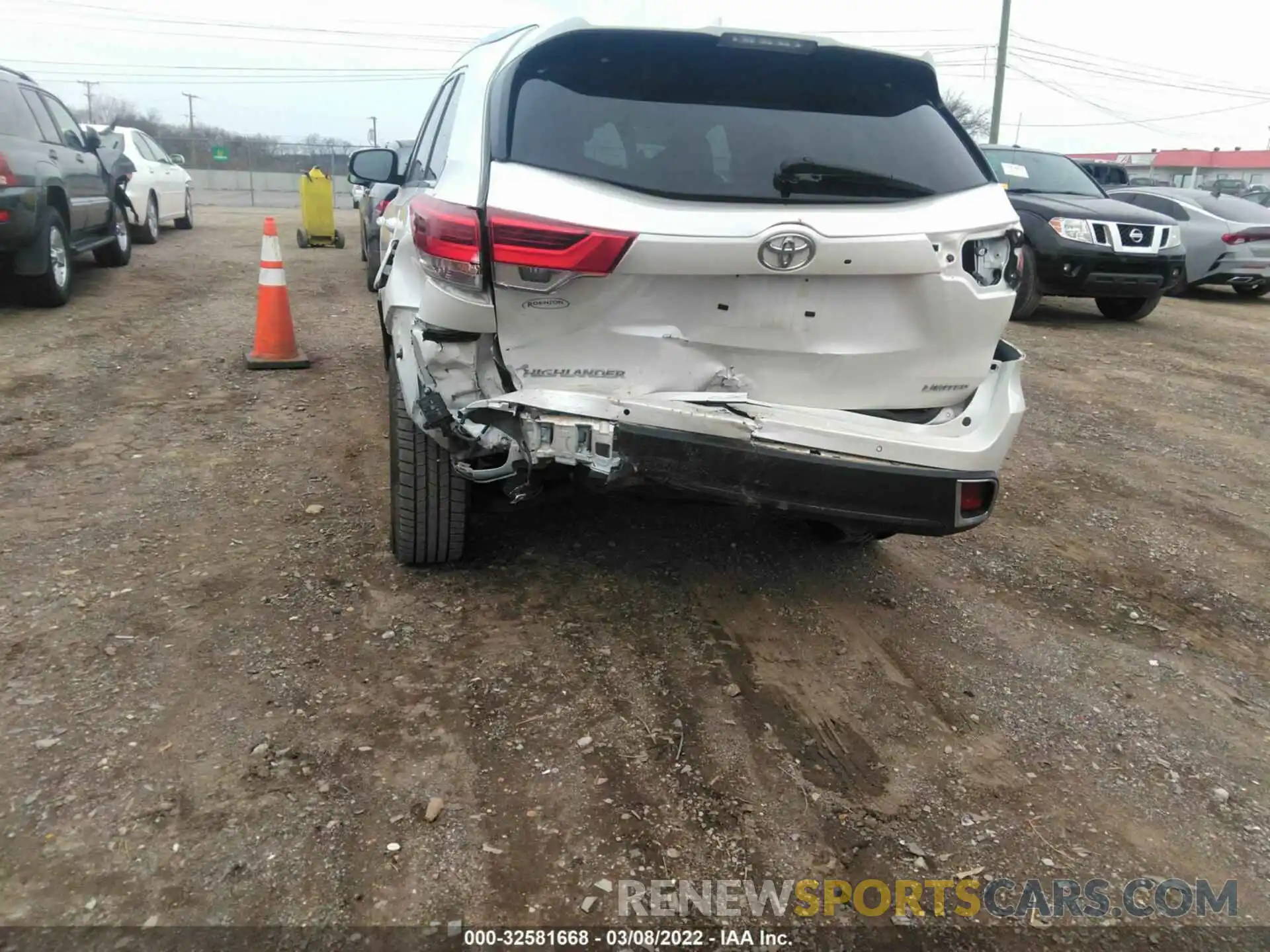 6 Photograph of a damaged car 5TDYZRFH1KS303380 TOYOTA HIGHLANDER 2019