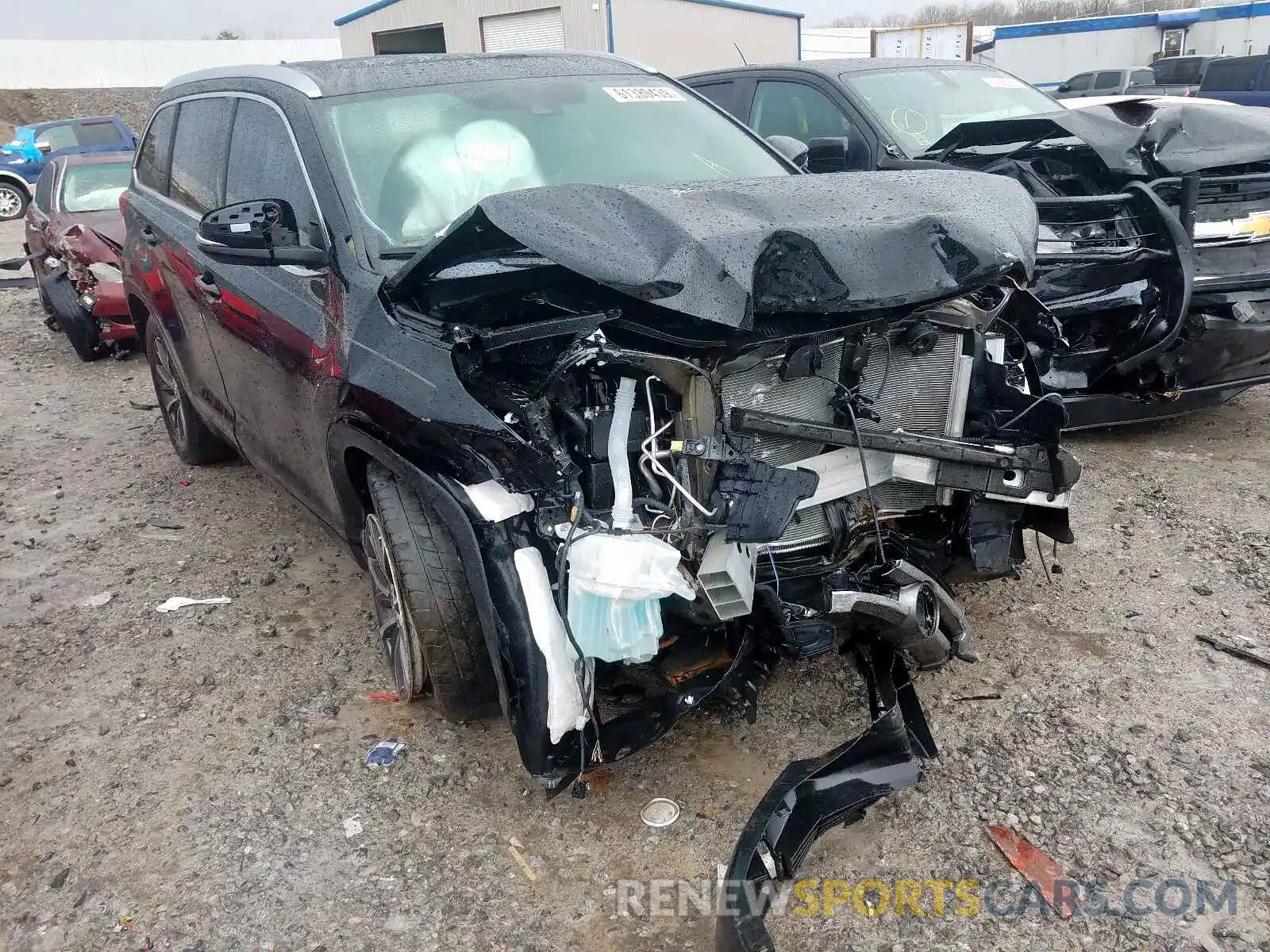 1 Photograph of a damaged car 5TDYZRFH1KS317795 TOYOTA HIGHLANDER 2019