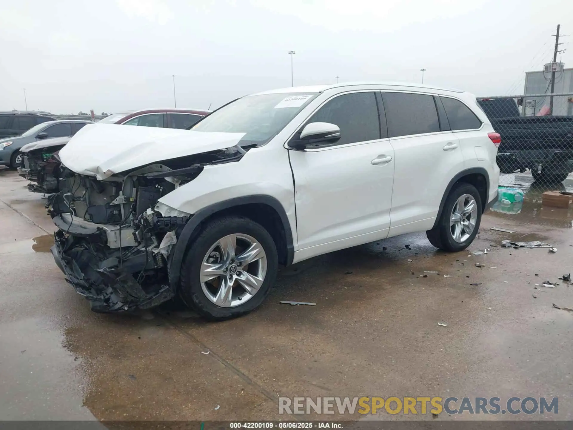2 Photograph of a damaged car 5TDYZRFH1KS340705 TOYOTA HIGHLANDER 2019