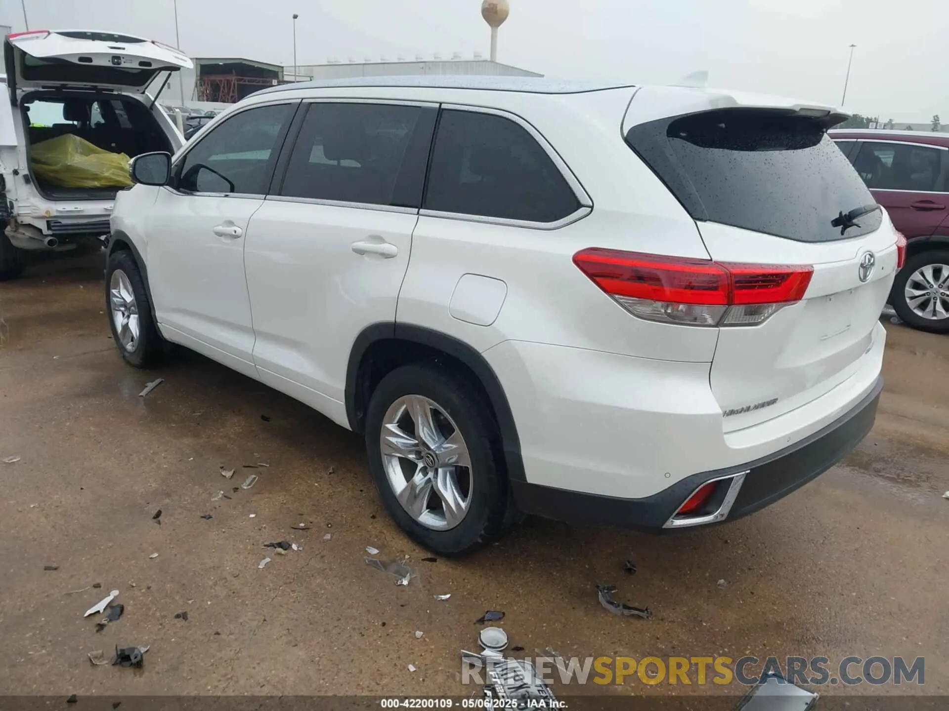 3 Photograph of a damaged car 5TDYZRFH1KS340705 TOYOTA HIGHLANDER 2019