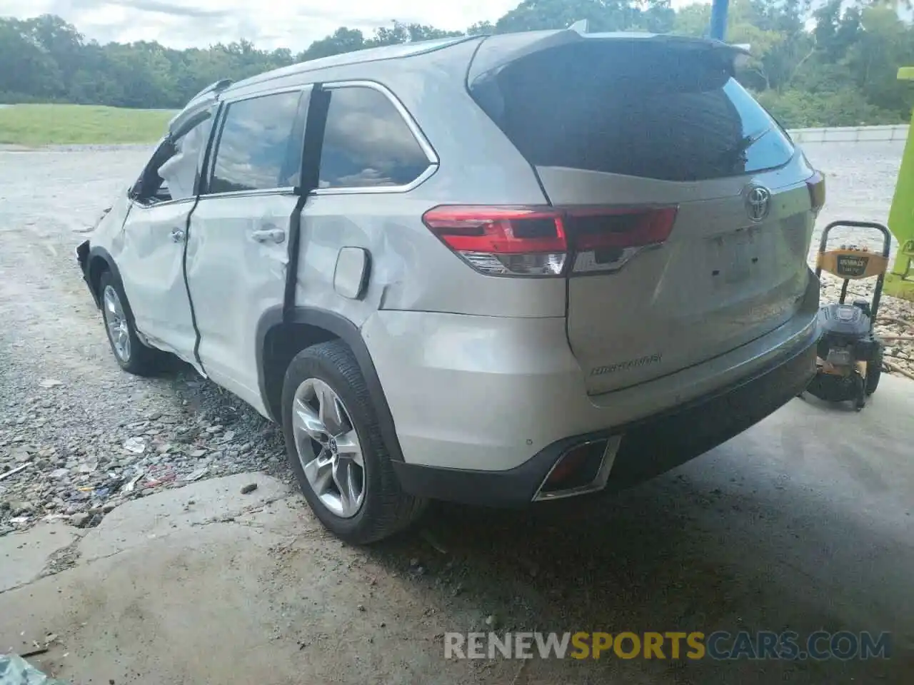 3 Photograph of a damaged car 5TDYZRFH1KS349212 TOYOTA HIGHLANDER 2019