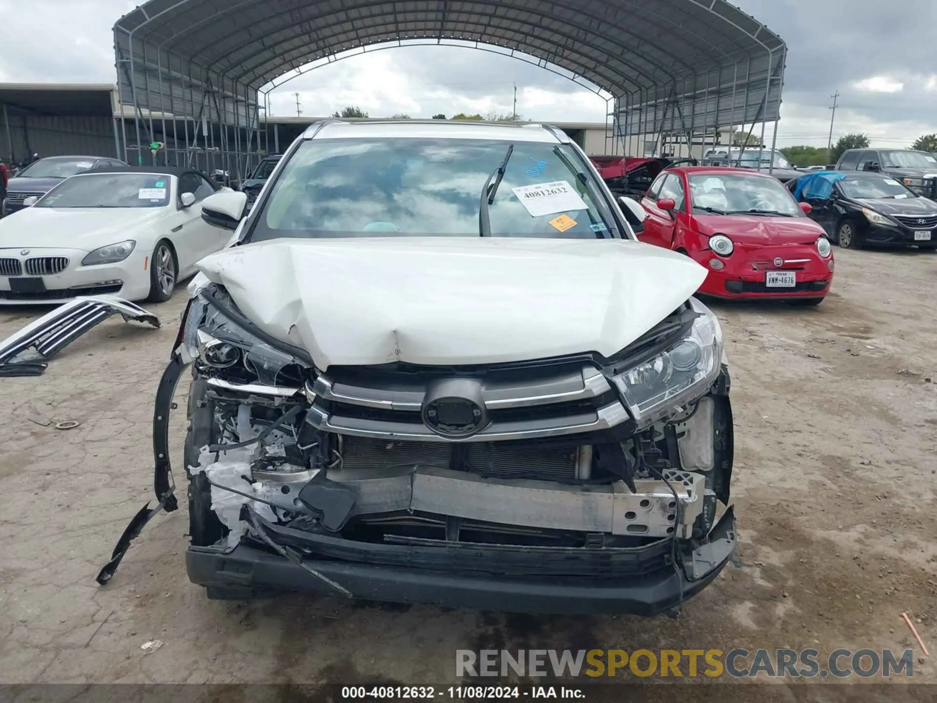 13 Photograph of a damaged car 5TDYZRFH1KS361165 TOYOTA HIGHLANDER 2019