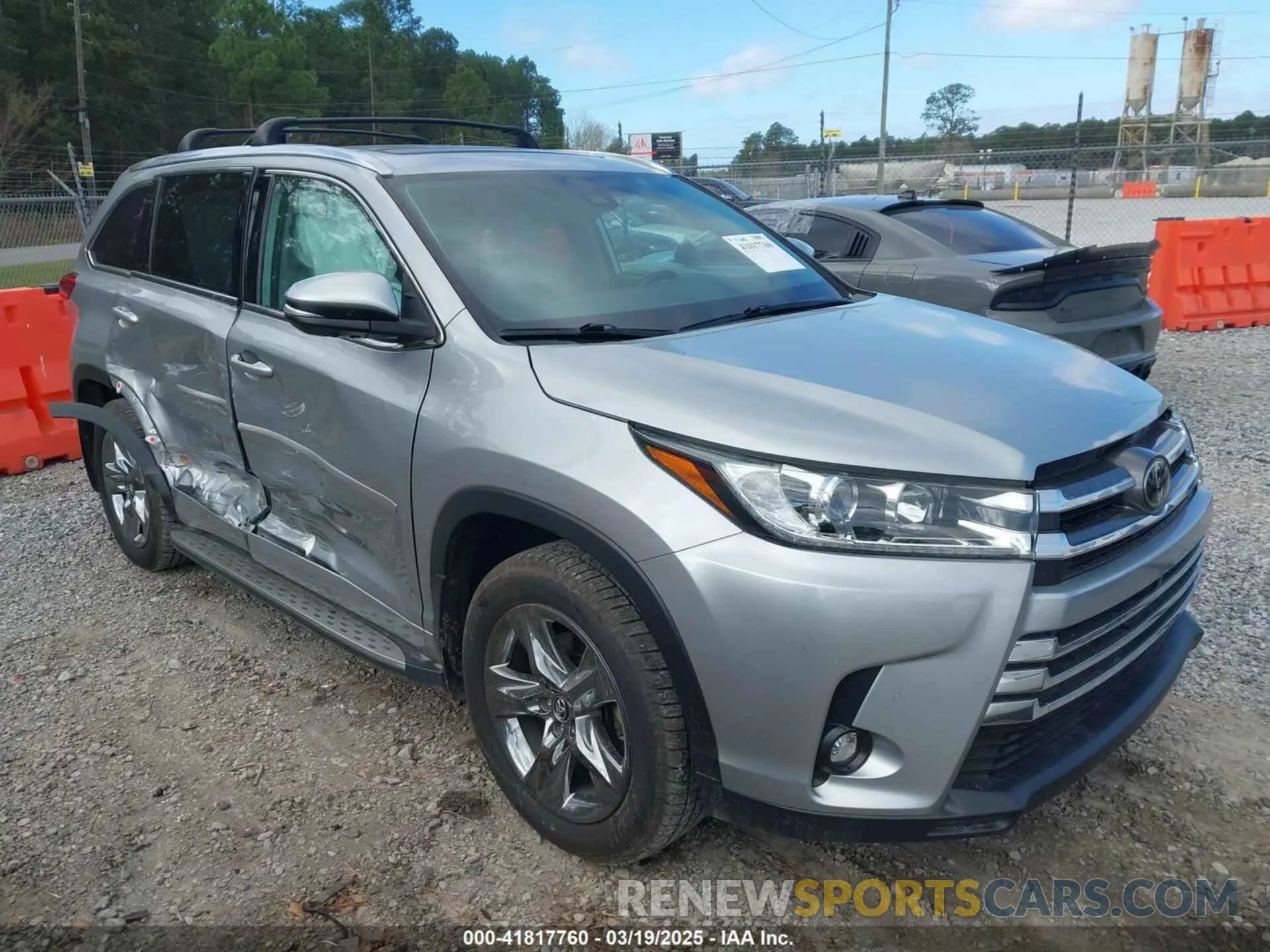 1 Photograph of a damaged car 5TDYZRFH2KS289201 TOYOTA HIGHLANDER 2019