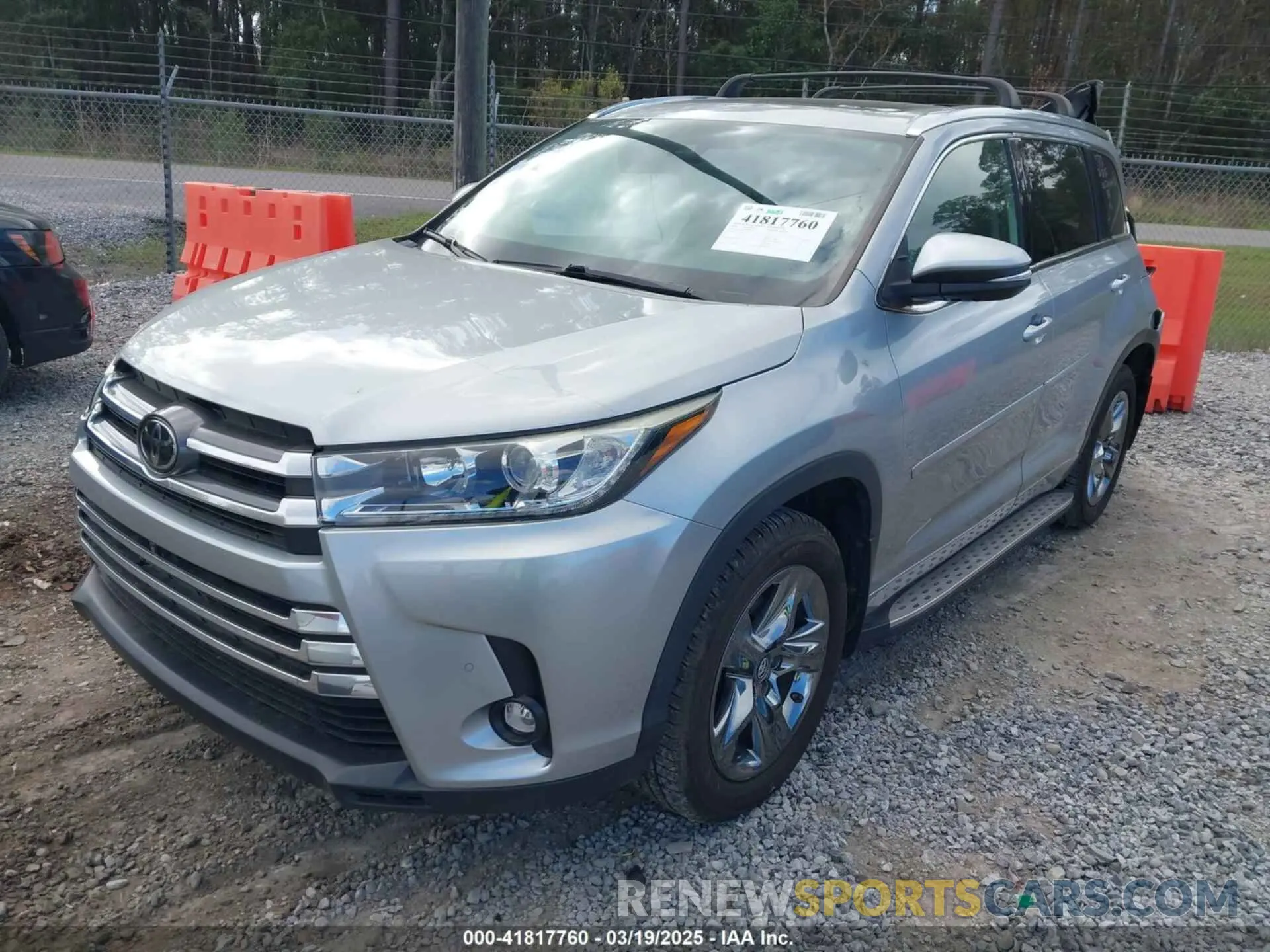 2 Photograph of a damaged car 5TDYZRFH2KS289201 TOYOTA HIGHLANDER 2019