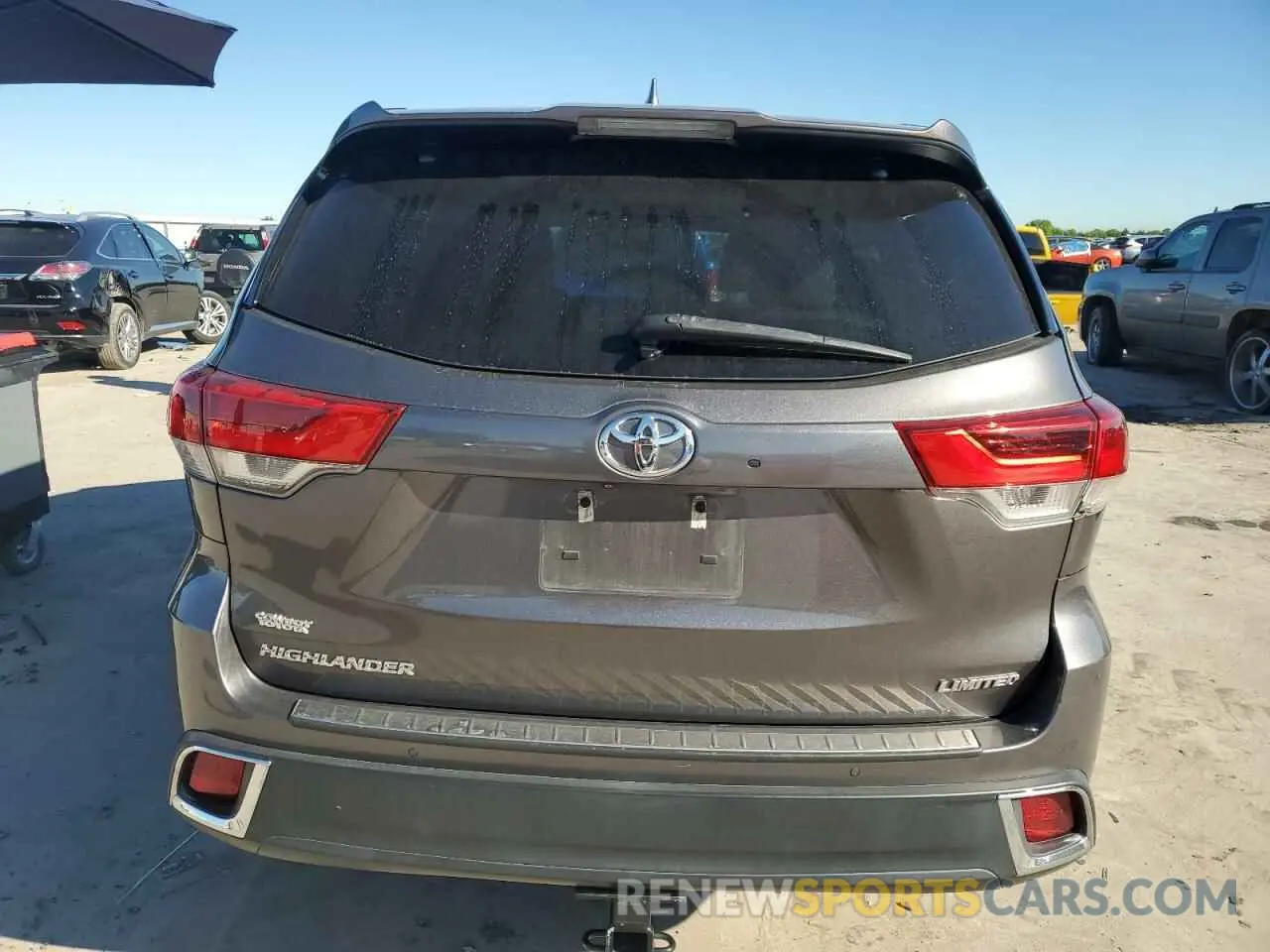6 Photograph of a damaged car 5TDYZRFH2KS297704 TOYOTA HIGHLANDER 2019