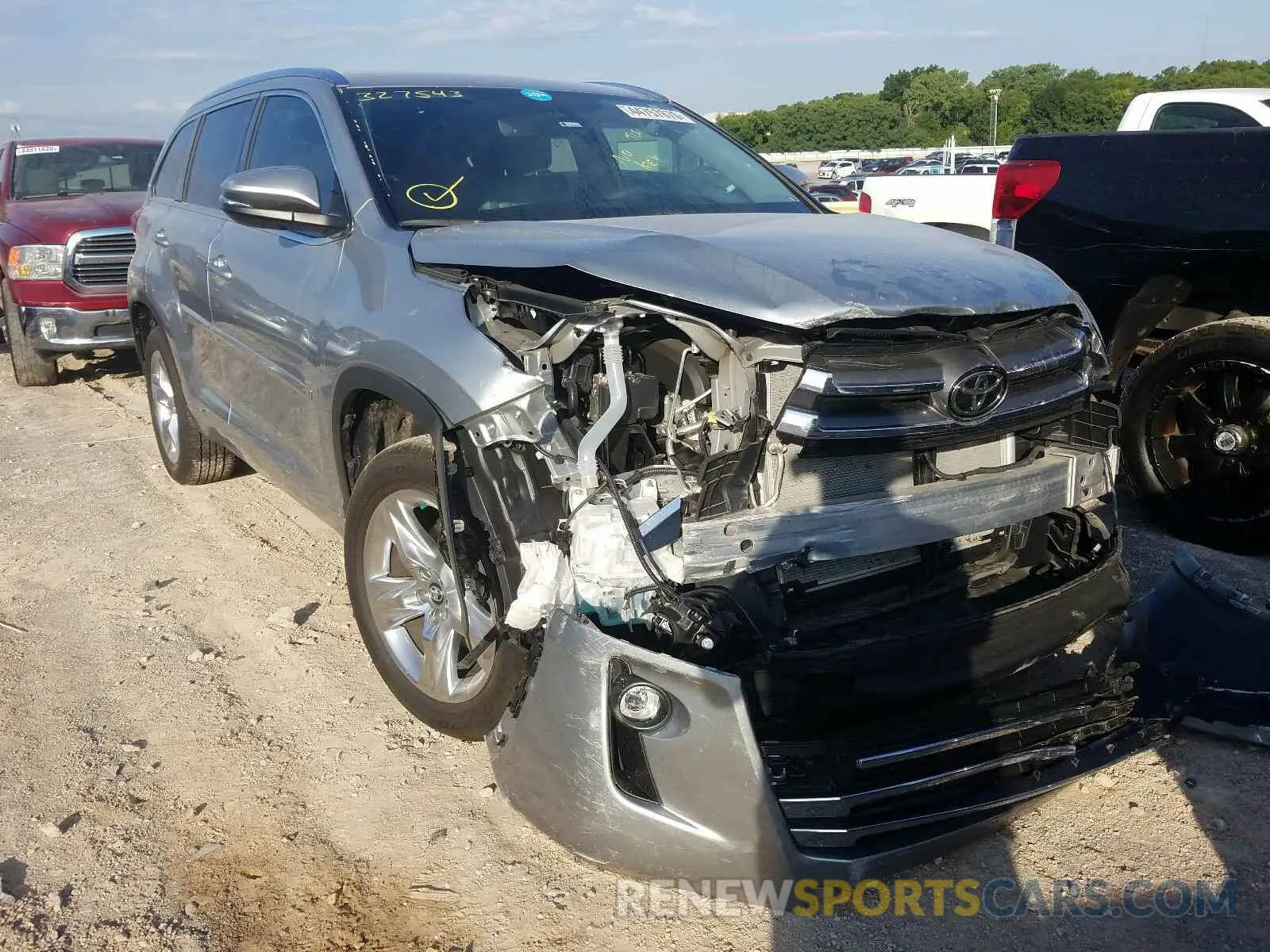 1 Photograph of a damaged car 5TDYZRFH2KS327543 TOYOTA HIGHLANDER 2019