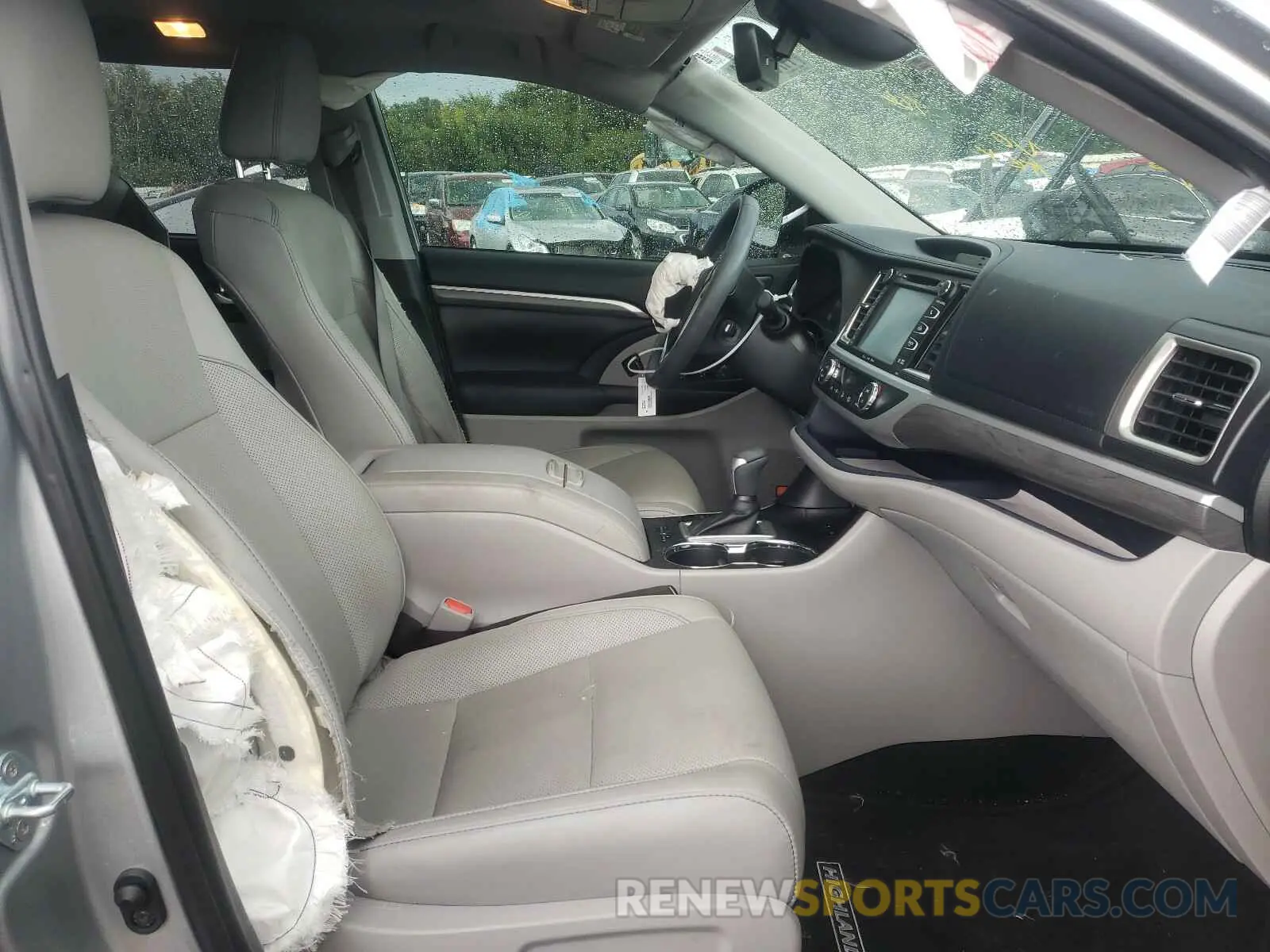 5 Photograph of a damaged car 5TDYZRFH2KS327543 TOYOTA HIGHLANDER 2019