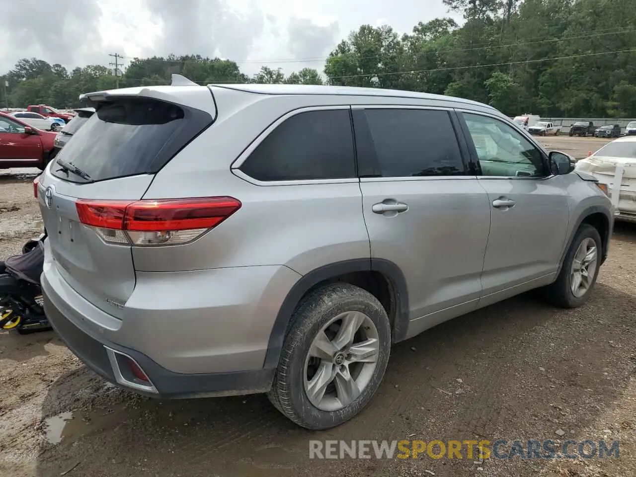 3 Photograph of a damaged car 5TDYZRFH2KS337926 TOYOTA HIGHLANDER 2019