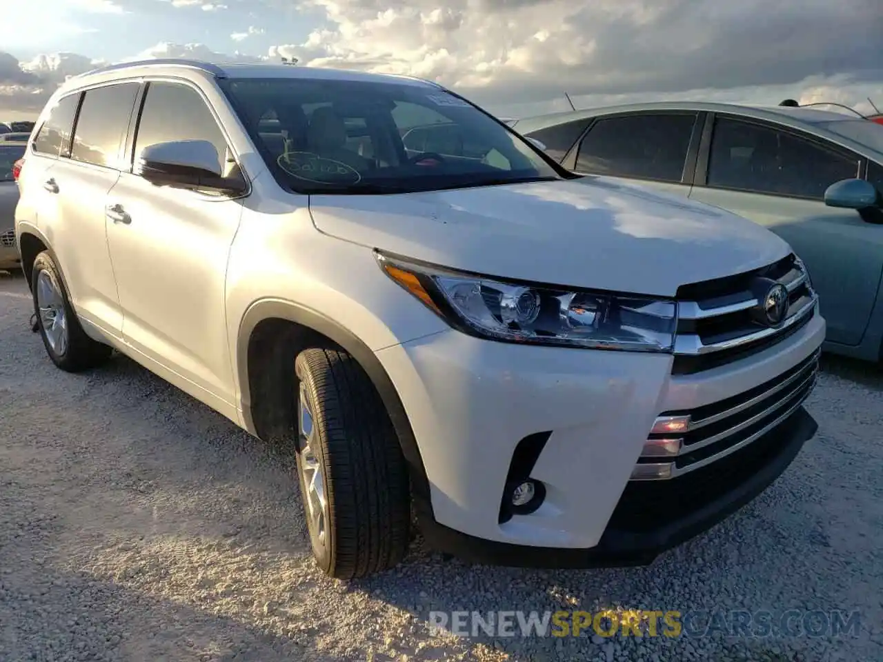 1 Photograph of a damaged car 5TDYZRFH2KS352328 TOYOTA HIGHLANDER 2019