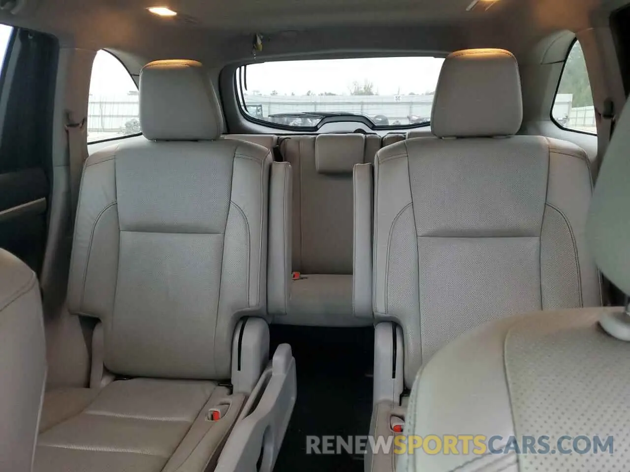 10 Photograph of a damaged car 5TDYZRFH2KS367430 TOYOTA HIGHLANDER 2019