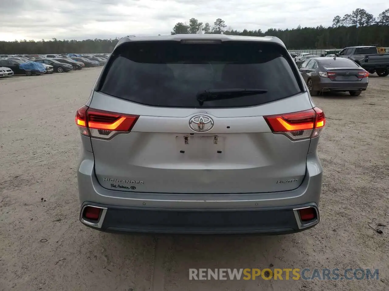6 Photograph of a damaged car 5TDYZRFH2KS367430 TOYOTA HIGHLANDER 2019