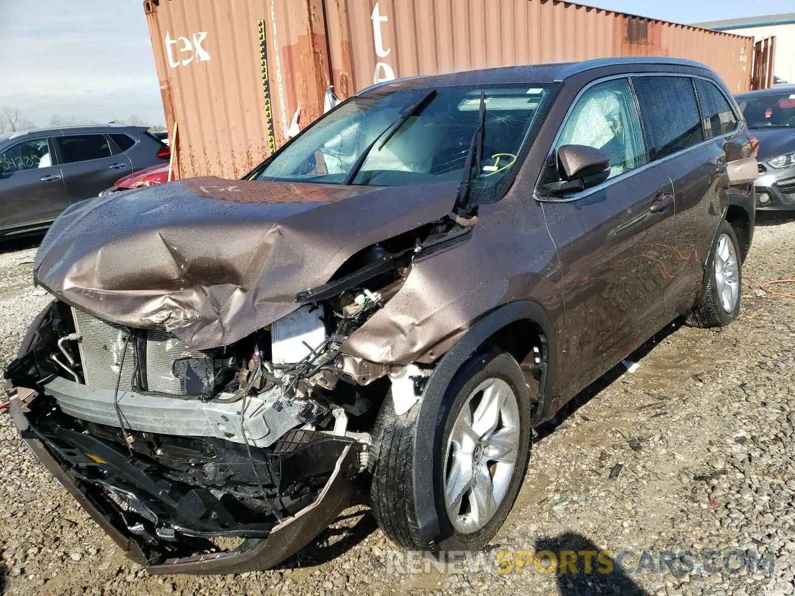 2 Photograph of a damaged car 5TDYZRFH3KS298957 TOYOTA HIGHLANDER 2019