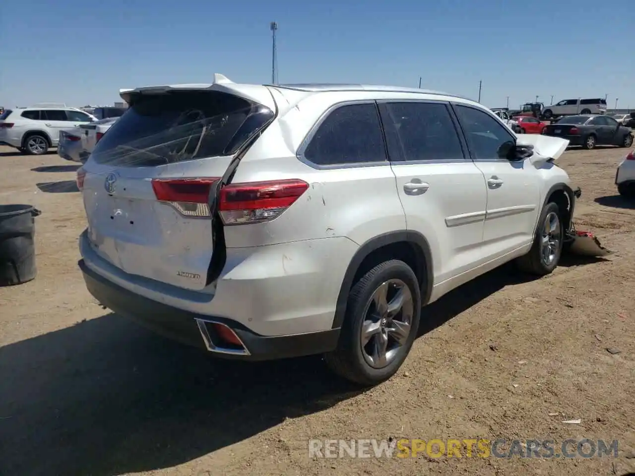 4 Photograph of a damaged car 5TDYZRFH3KS315921 TOYOTA HIGHLANDER 2019