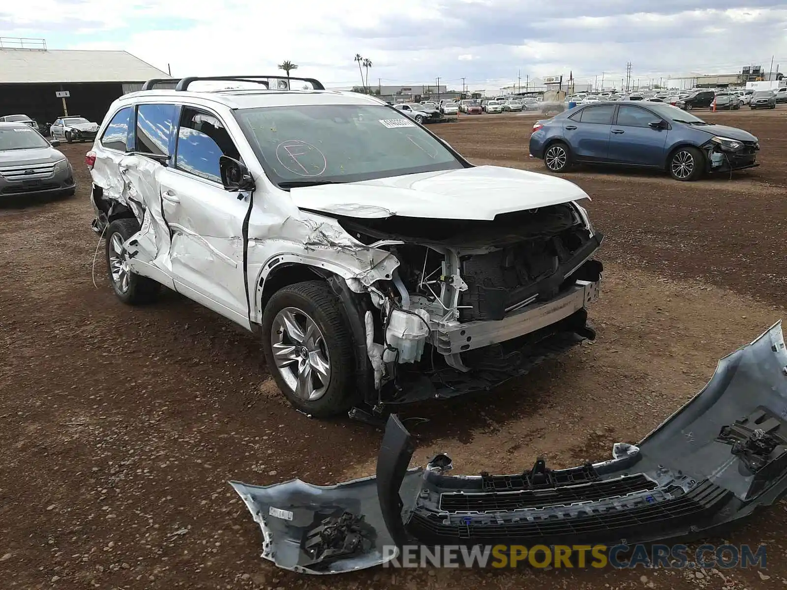 1 Photograph of a damaged car 5TDYZRFH3KS325946 TOYOTA HIGHLANDER 2019