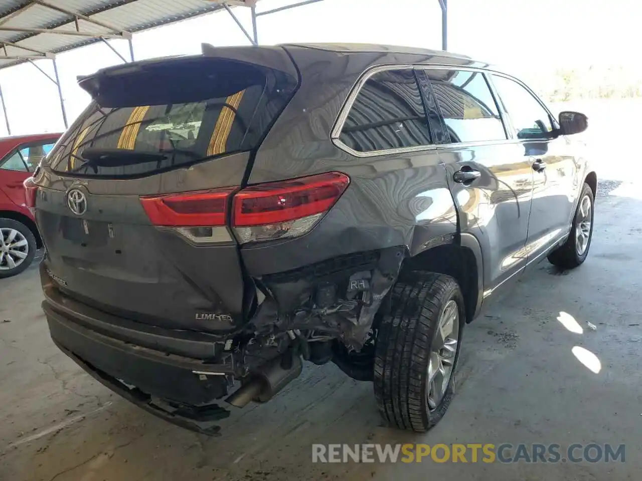 4 Photograph of a damaged car 5TDYZRFH3KS336753 TOYOTA HIGHLANDER 2019