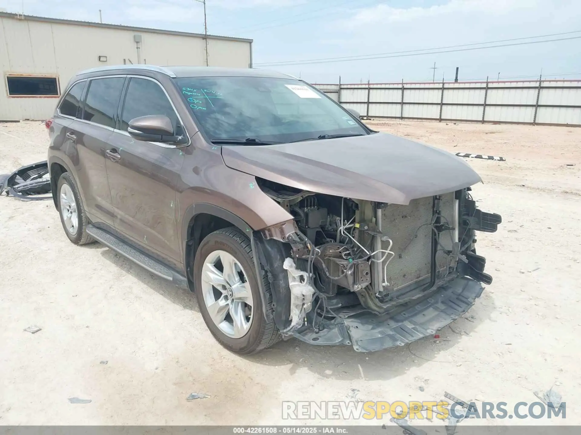 1 Photograph of a damaged car 5TDYZRFH4KS296196 TOYOTA HIGHLANDER 2019