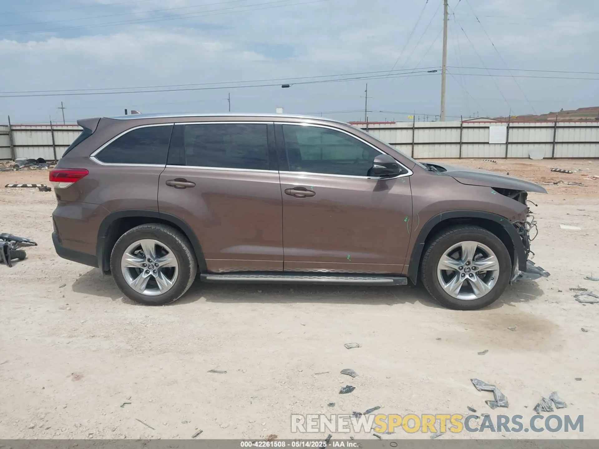 14 Photograph of a damaged car 5TDYZRFH4KS296196 TOYOTA HIGHLANDER 2019
