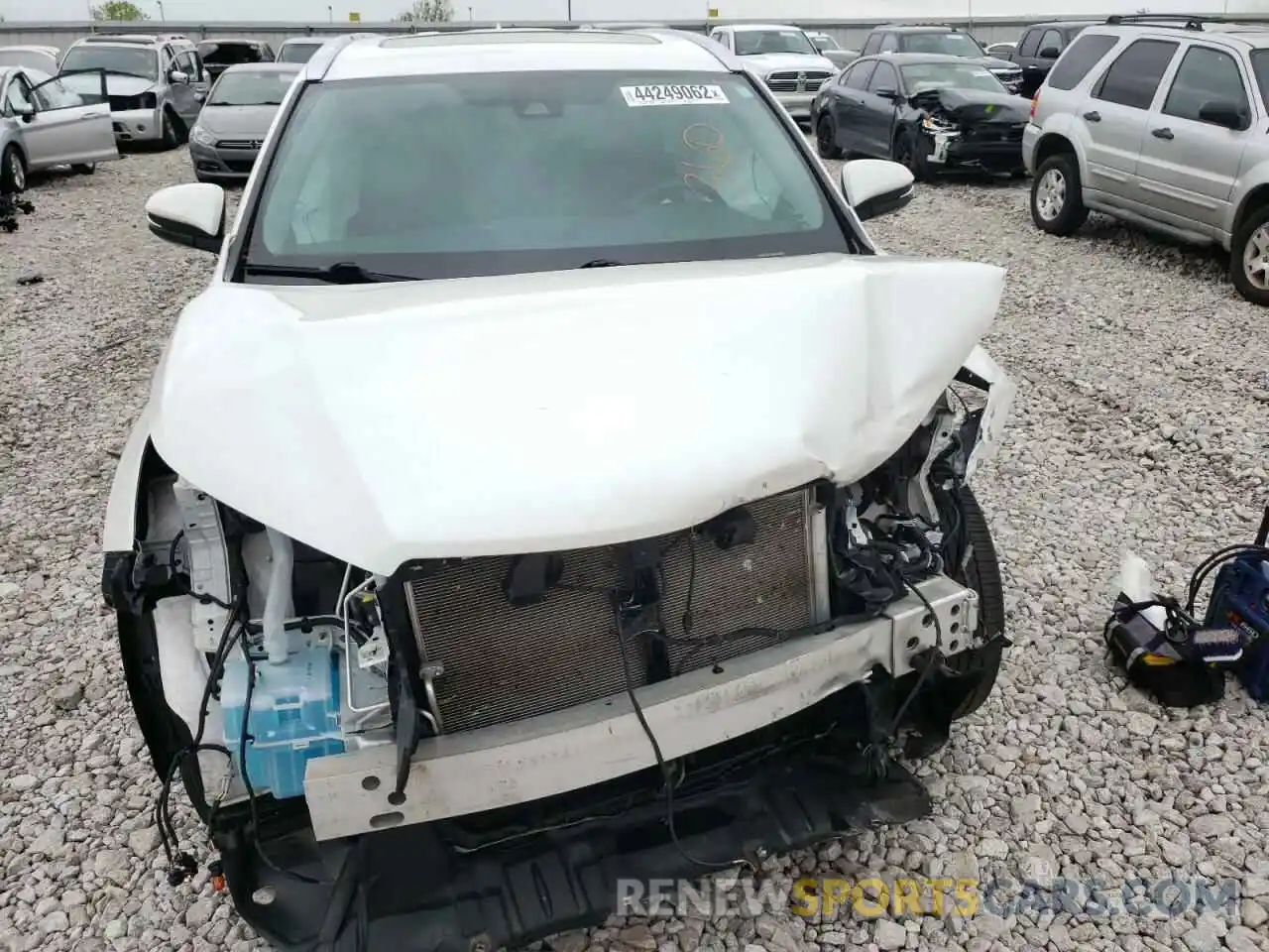 7 Photograph of a damaged car 5TDYZRFH4KS298689 TOYOTA HIGHLANDER 2019