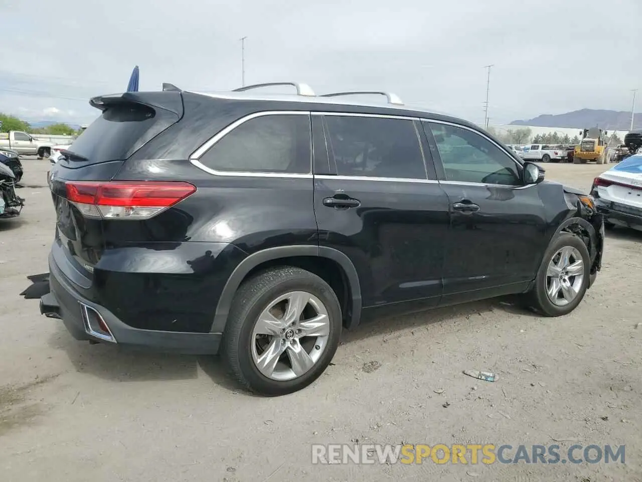 3 Photograph of a damaged car 5TDYZRFH4KS303941 TOYOTA HIGHLANDER 2019