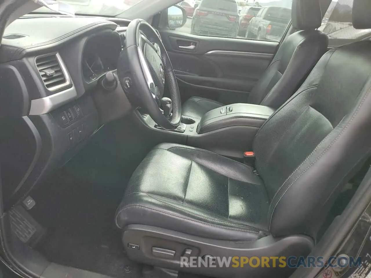 7 Photograph of a damaged car 5TDYZRFH4KS303941 TOYOTA HIGHLANDER 2019